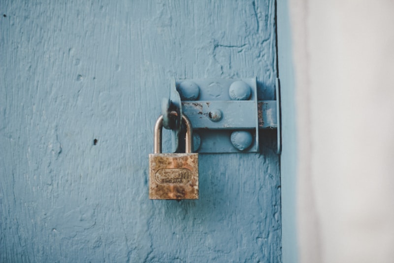 Lock-in (Decision-Making)